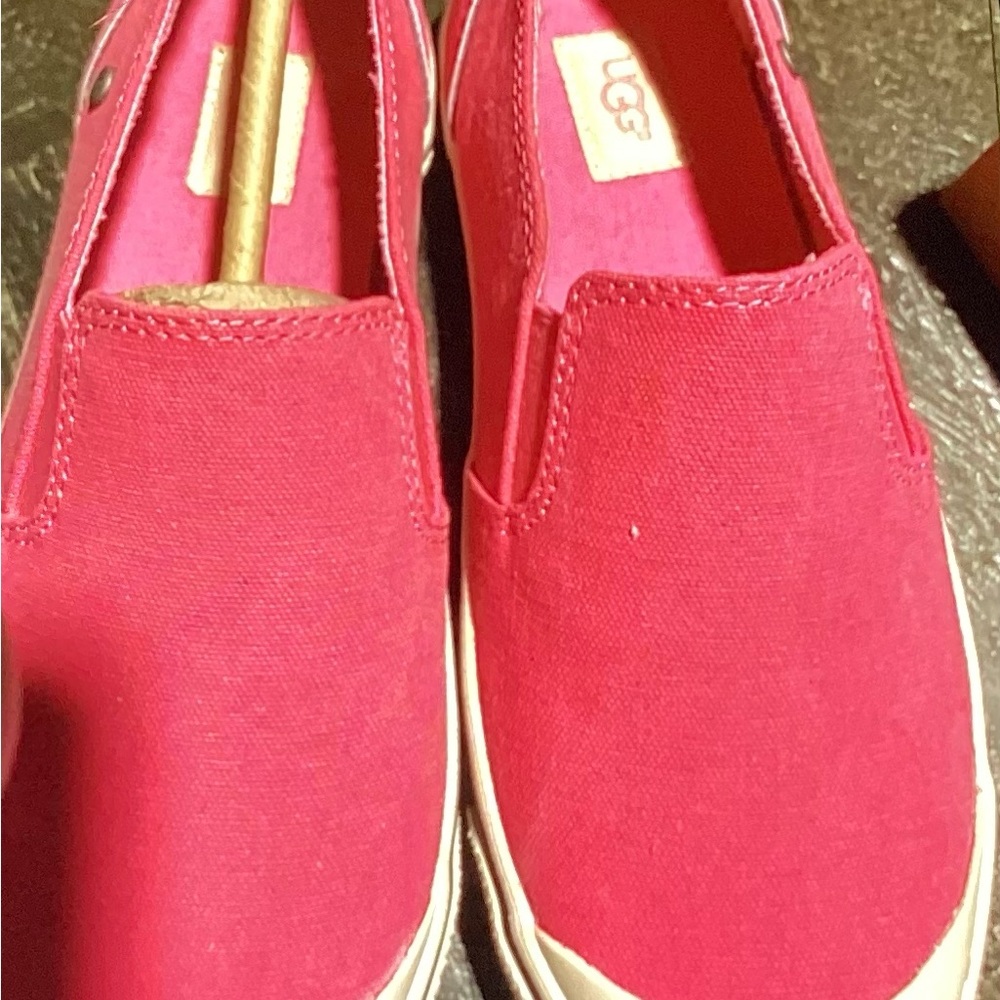 Girls New UGG Fuchsia Warlley Canvas Slip-Ons Size 3